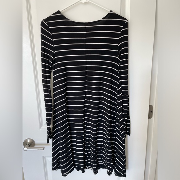 Old Navy Striped Long Sleeve Swing Dress - Picture 5 of 6